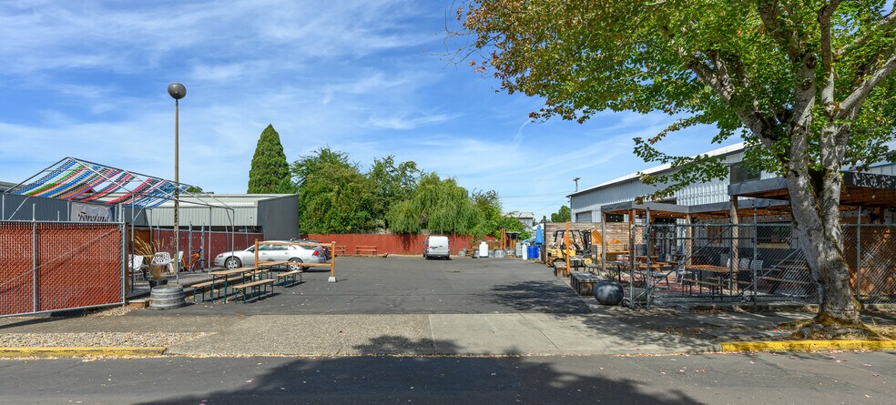 777 NE 4th St, Mcminnville, OR for sale - Building Photo - Image 1 of 19