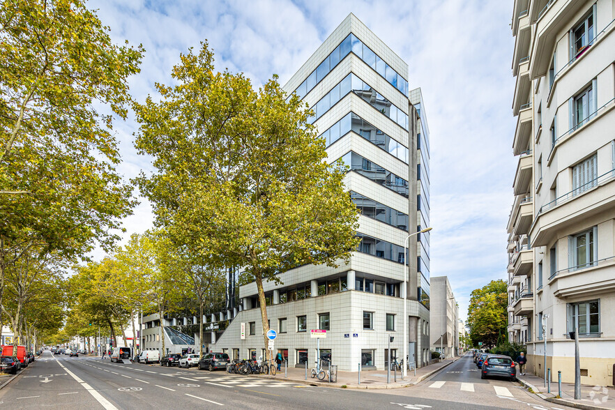 Office in Lyon for sale - Building Photo - Image 3 of 4