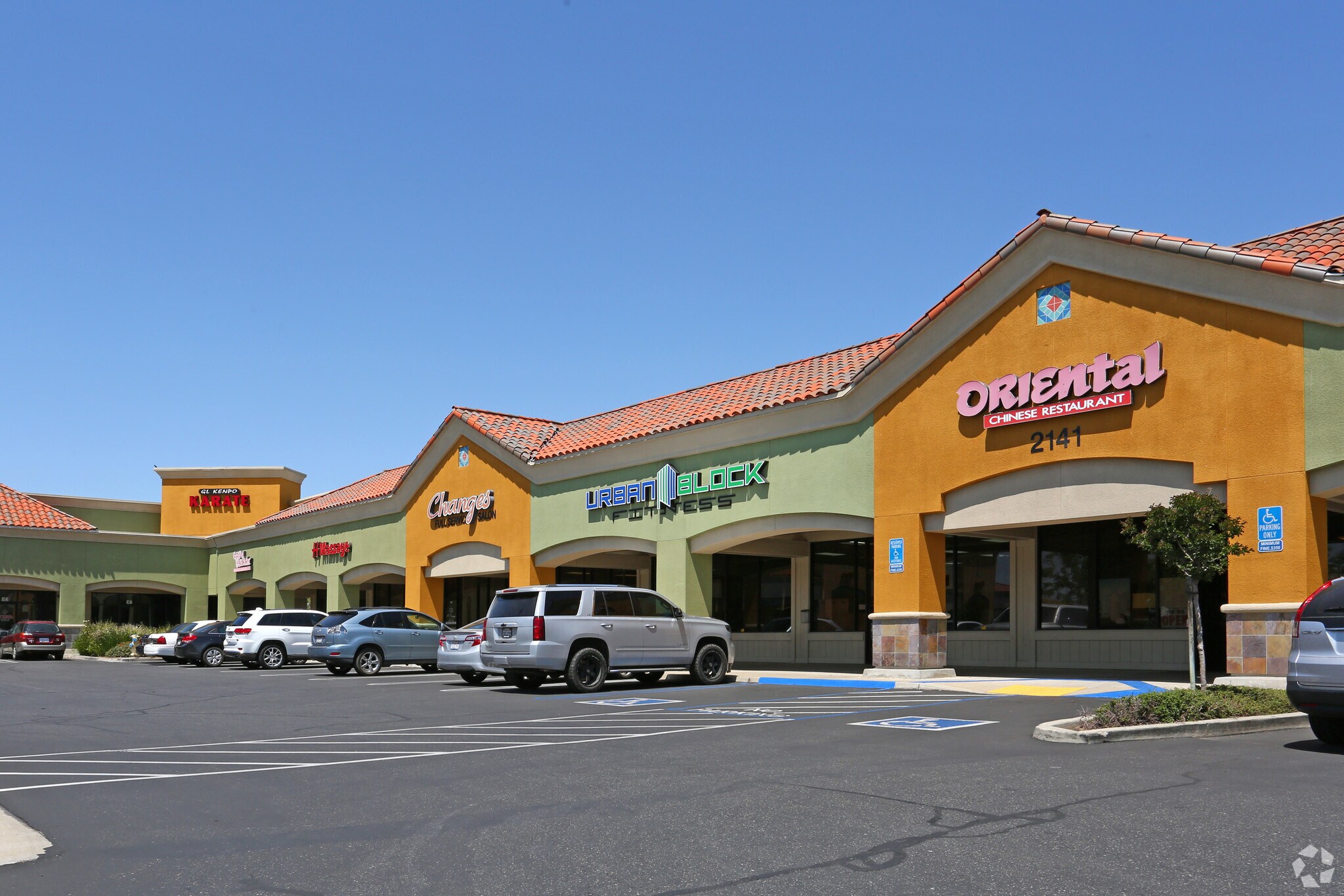 2179 Shaw Ave, Clovis, CA 93611 Clovis Country Shopping Center