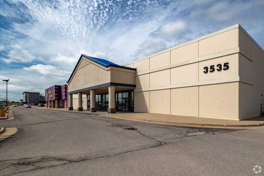 3535 N Rock Rd, Wichita, KS for sale - Primary Photo - Image 1 of 1
