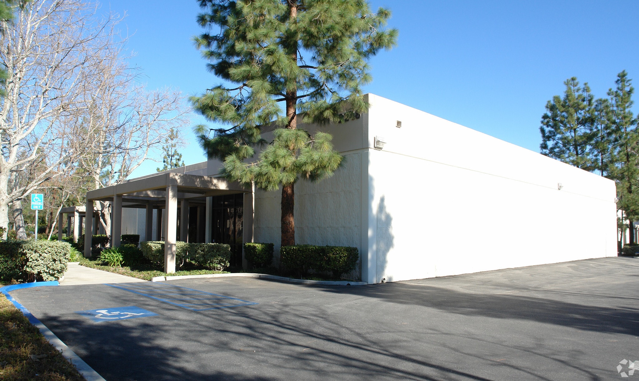 2248-2282 Townsgate Rd, Westlake Village, CA for lease Building Photo- Image 1 of 4