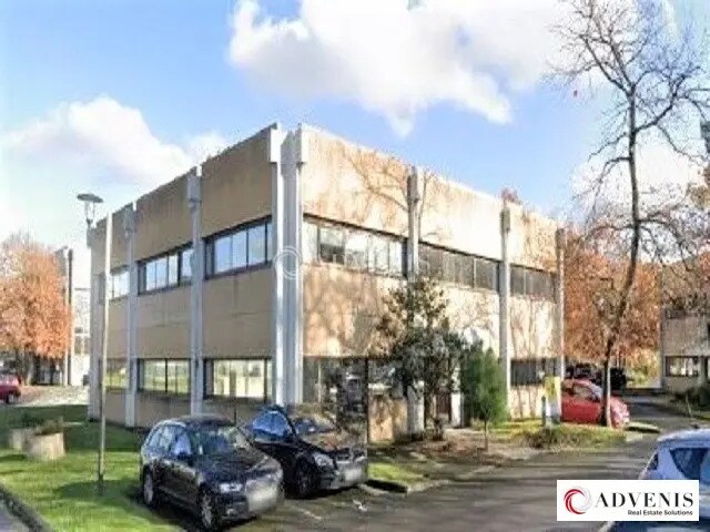 Office in Mérignac for lease - Building Photo - Image 1 of 3