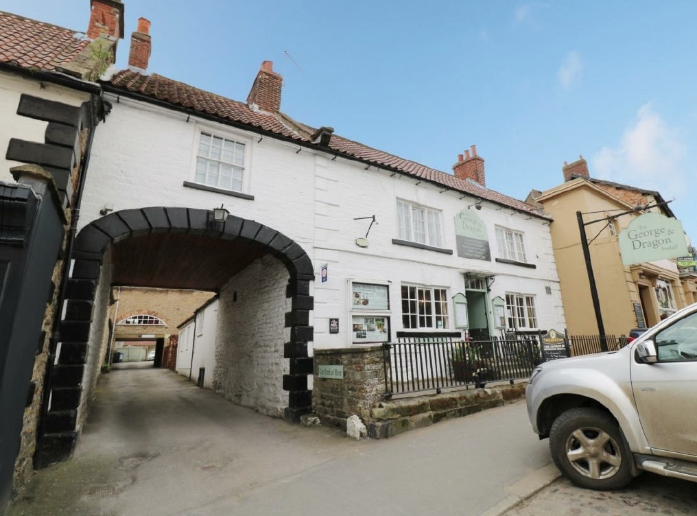 17 Market Pl, Kirkbymoorside for sale Primary Photo- Image 1 of 1