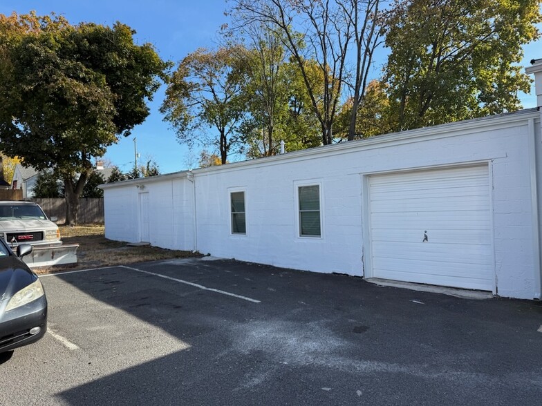 403 State Route 35, Red Bank, NJ for lease - Building Photo - Image 1 of 7