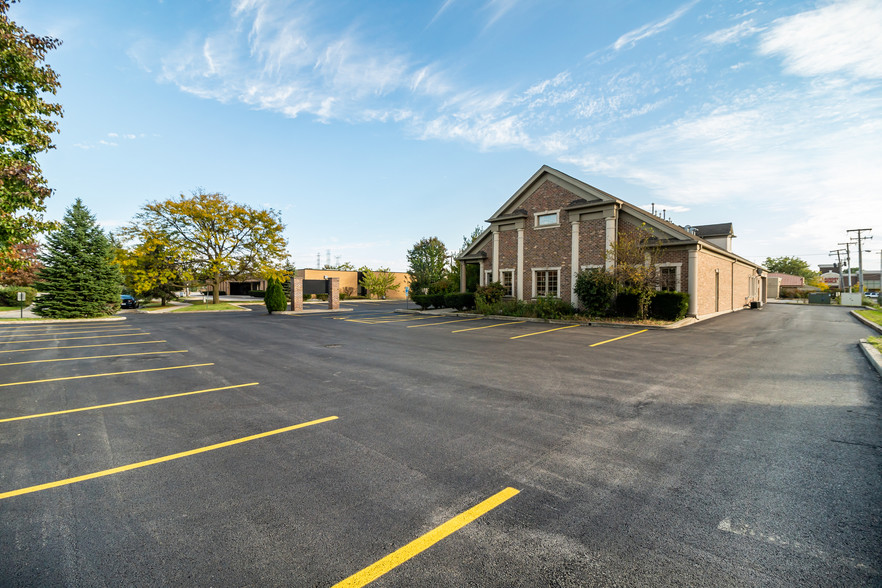 30 Uno Cir, Joliet, IL for lease - Building Photo - Image 3 of 15