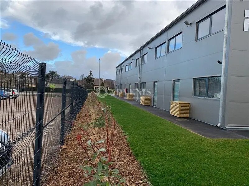 Flex in Seichamps for lease Building Photo- Image 1 of 8