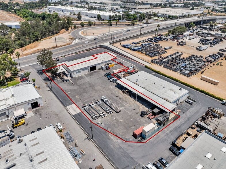 575-585 Iowa Ave, Riverside, CA for lease - Building Photo - Image 3 of 9