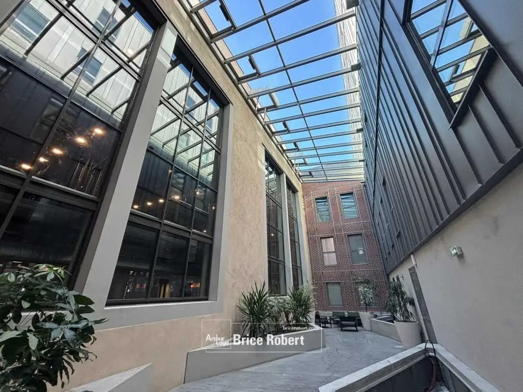 Office in Lyon for lease Interior Photo- Image 1 of 13