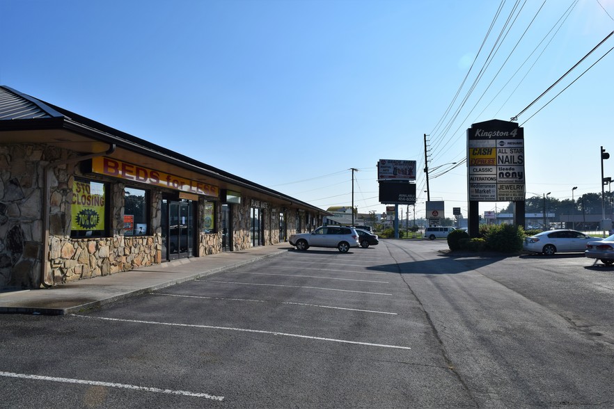 8373 Kingston Pike, Knoxville, TN for sale - Building Photo - Image 1 of 1