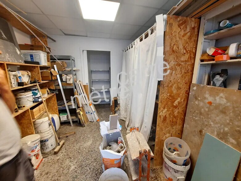 Retail in Nantes for sale - Interior Photo - Image 3 of 4