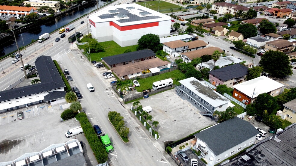 Hialeah Commons portfolio of 6 properties for sale on LoopNet.com - Building Photo - Image 3 of 9