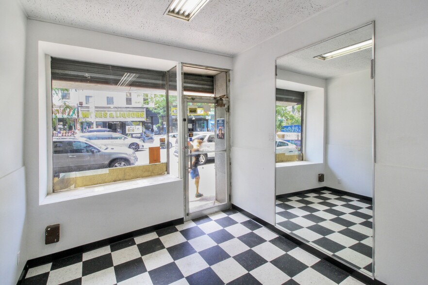 203 Knickerbocker Ave, Brooklyn, NY for sale - Building Photo - Image 1 of 1