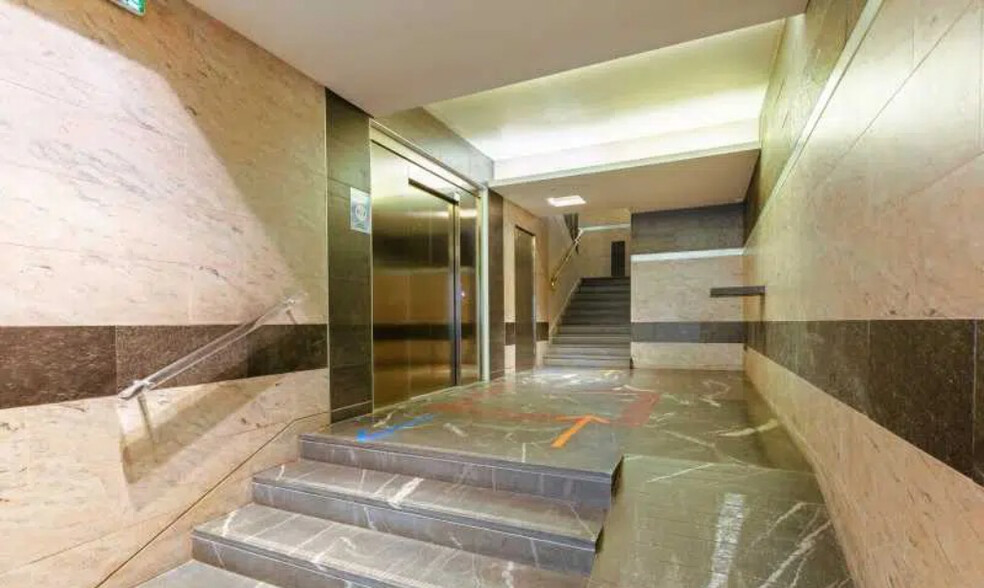 Office in Paris for lease - Interior Photo - Image 1 of 1