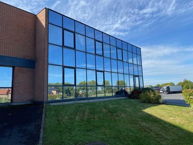 Flex in Erquinghem-Lys for lease - Building Photo - Image 1 of 10