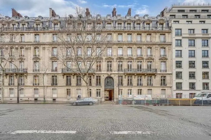 Office in Paris for lease - Building Photo - Image 1 of 2
