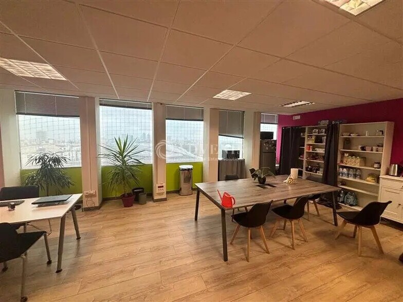 Office in Pantin for sale - Interior Photo - Image 2 of 6