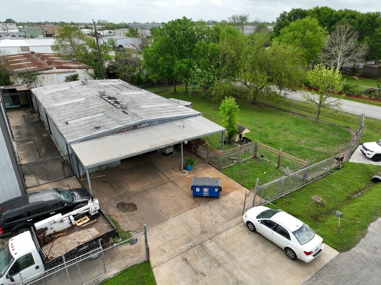 Heffernan Warehouses & Business Sale portfolio of 4 properties for sale on LoopNet.com - Building Photo - Image 2 of 24