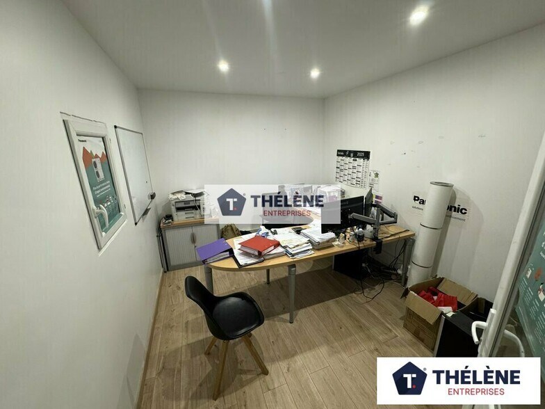 Flex in Mauguio for lease - Interior Photo - Image 3 of 8
