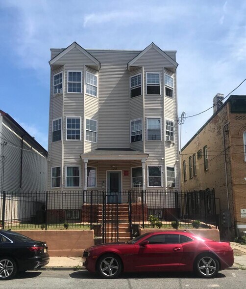 132 Wilkinson Ave, Jersey City, NJ 07305
