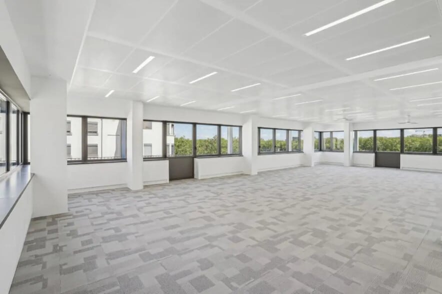 Office in Lyon for sale - Building Photo - Image 3 of 11