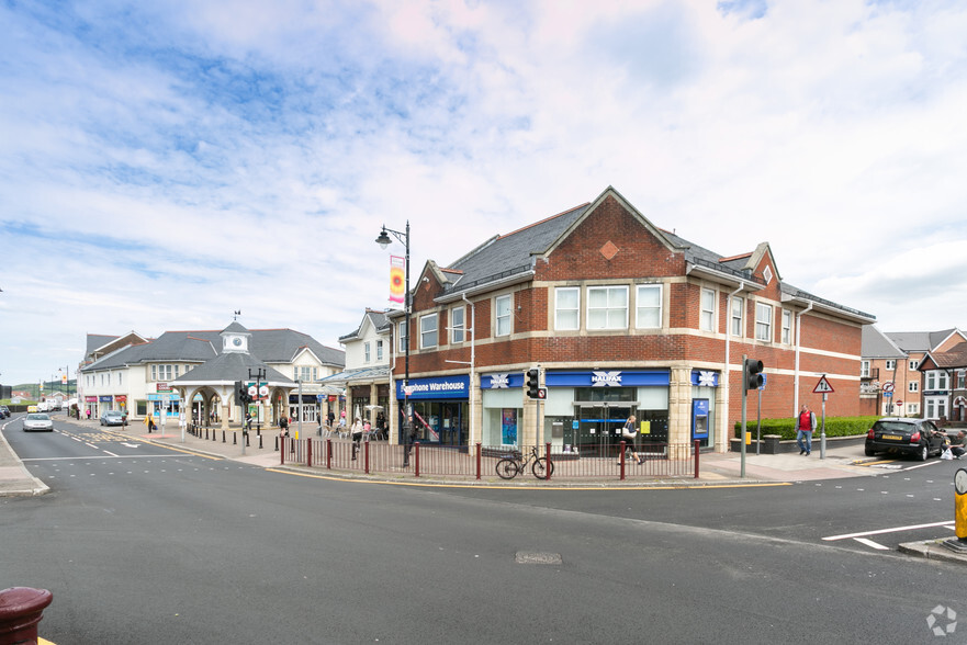 Castle Ct, Caerphilly for lease - Primary Photo - Image 1 of 15