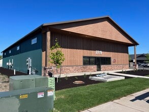 2719 NW 7th st, Redmond, OR for lease Building Photo- Image 2 of 2