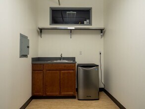 80 SE Madison St, Portland, OR for lease Interior Photo- Image 2 of 4