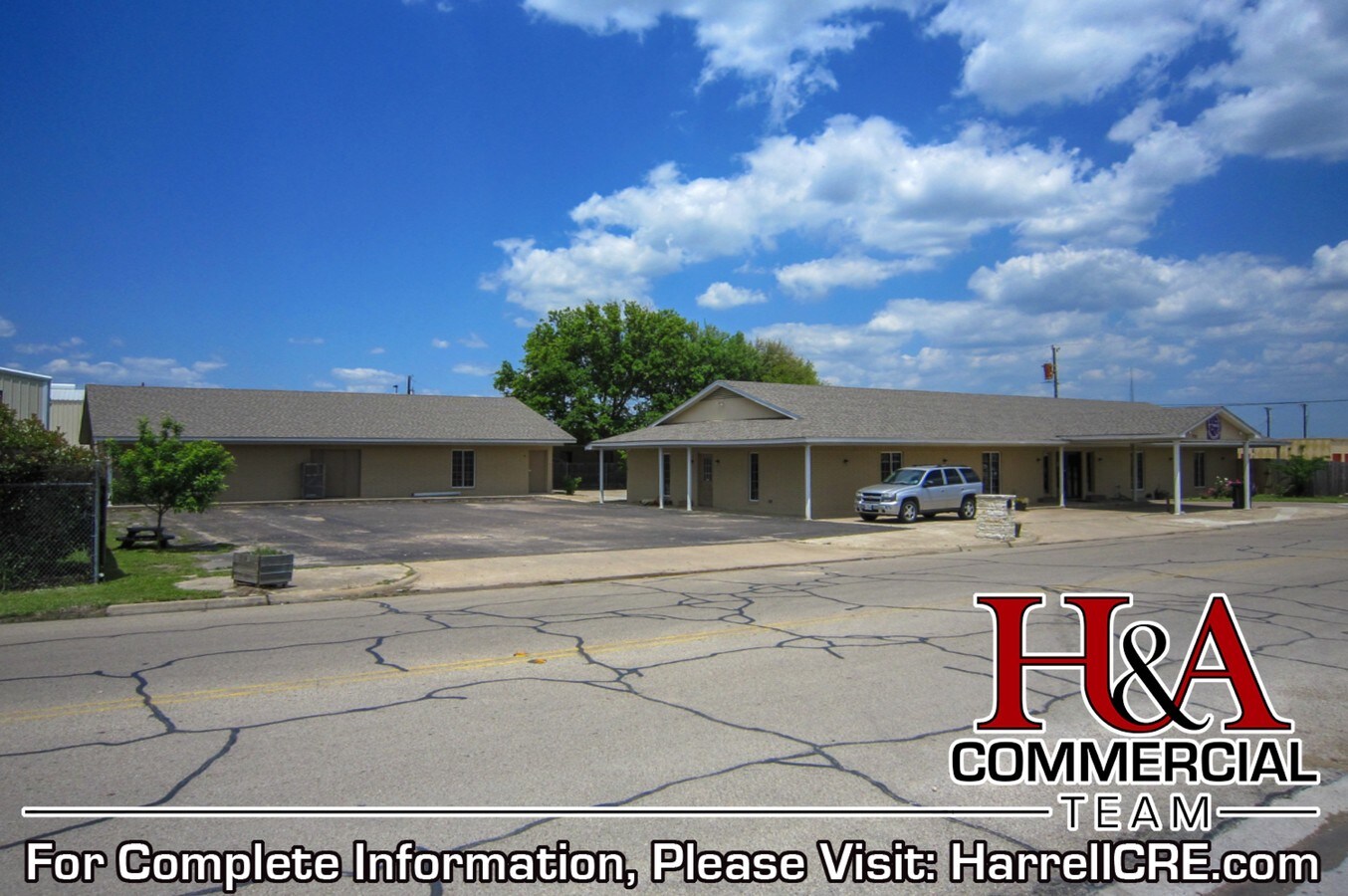 7701 Central Park Dr, Woodway, TX 76712