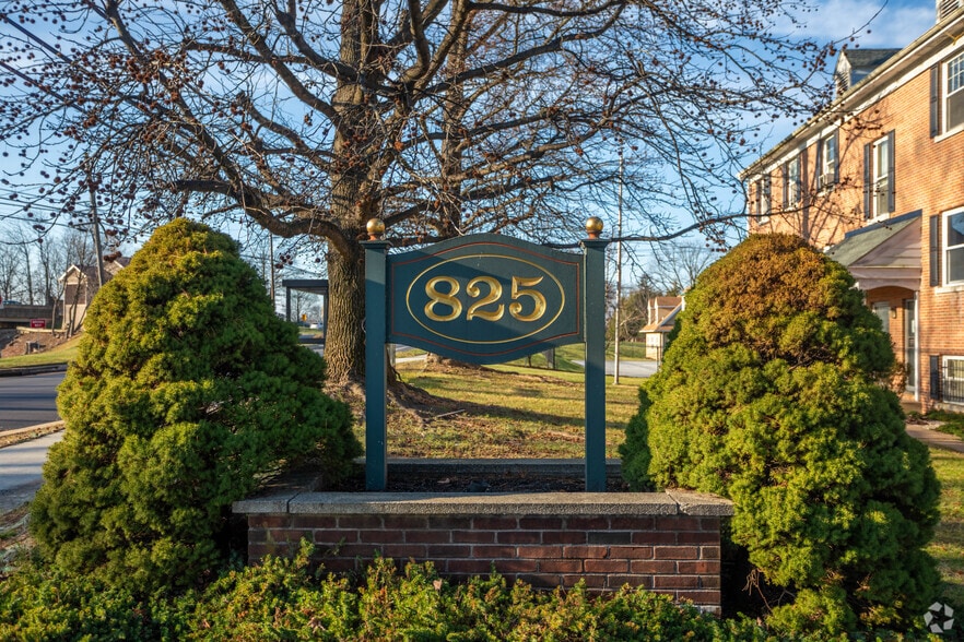 825 Paoli Pike, West Chester, PA 19380 Office for Sale