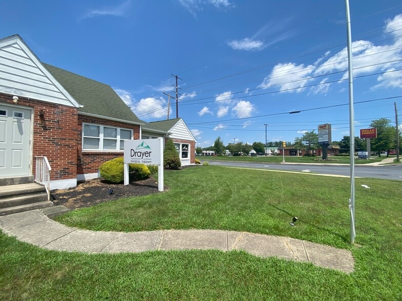 3103 W Emaus Ave, Allentown, PA for lease - Building Photo - Image 2 of 14