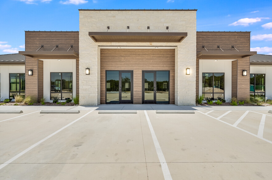 4881 Williams Dr, Georgetown, TX for lease - Building Photo - Image 3 of 16