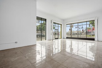 427 Venice Blvd, Los Angeles, CA for lease Interior Photo- Image 1 of 17