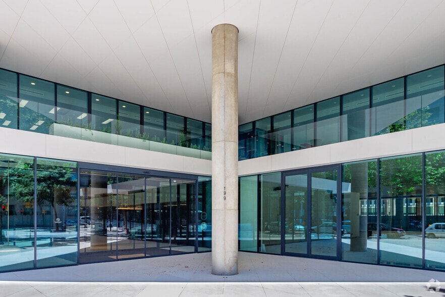 Office/Retail in Barcelona, Barcelona for lease - Building Photo - Image 1 of 1