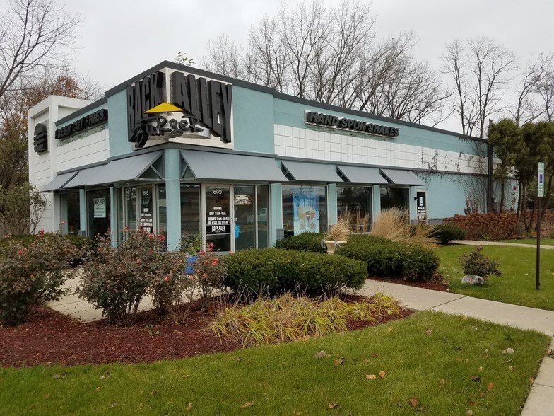 609 W Saint Charles Rd, Elmhurst, IL for sale - Building Photo - Image 1 of 1