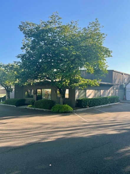 19435 SW 129th Ave, Tualatin, OR for sale - Building Photo - Image 1 of 12
