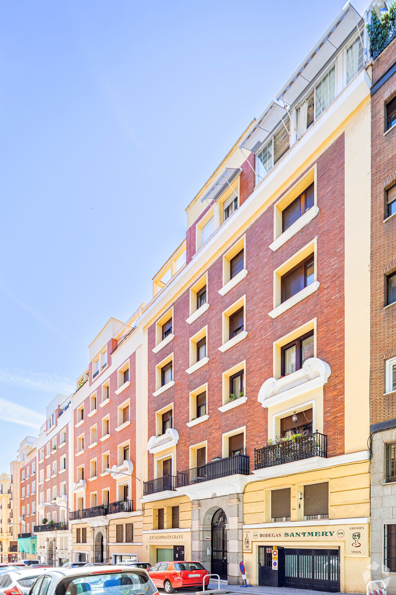 Calle de Juan Álvarez Mendizábal, 29, Madrid, Madrid for sale Primary Photo- Image 1 of 1