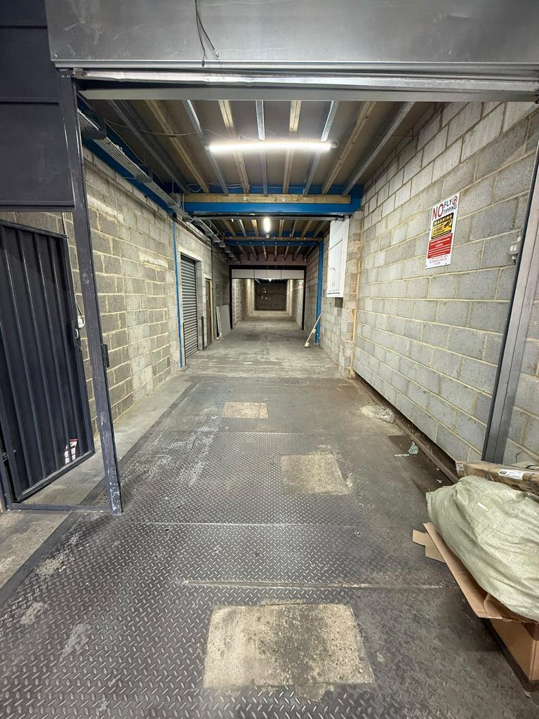 18 Wadsworth Rd, Greenford for lease Building Photo- Image 1 of 4