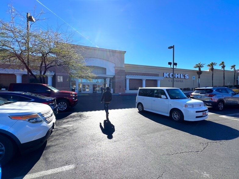 Peccole Plaza portfolio of 7 properties for sale on LoopNet.com - Building Photo - Image 3 of 15