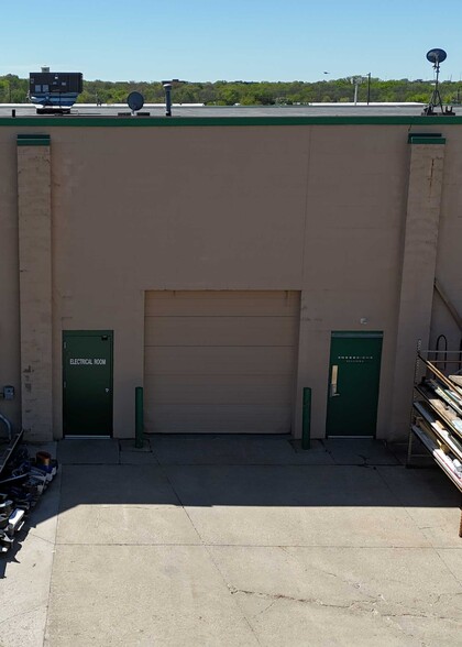 10401-10469 Hickman Rd, Urbandale, IA for lease - Building Photo - Image 3 of 11