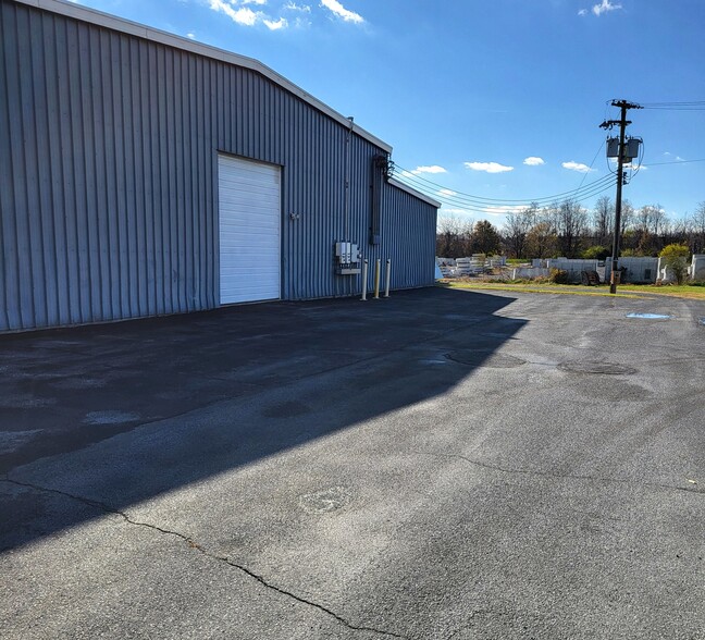 531 Corning Way, Martinsburg, WV for lease - Building Photo - Image 2 of 9