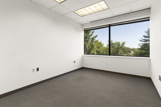 3050 Chain Bridge Rd, Fairfax, VA for lease Interior Photo- Image 2 of 5