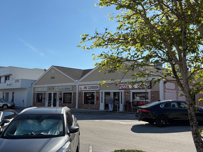 2720 E Oakland Park Blvd, Fort Lauderdale, FL for lease - Building Photo - Image 2 of 5