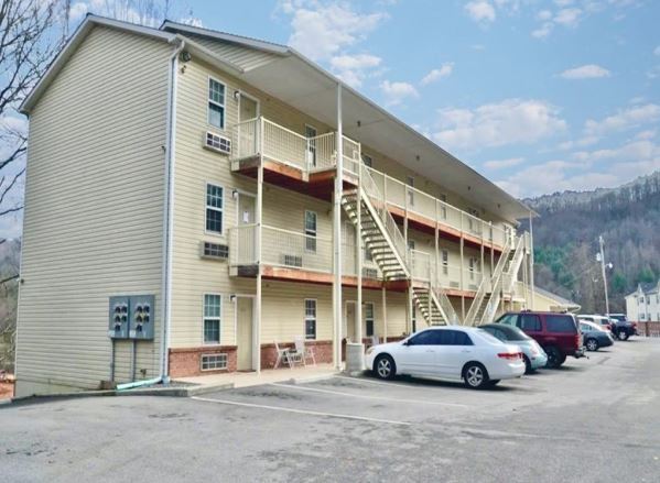 36 Dixs Gap Cir, Cullowhee, NC for sale Primary Photo- Image 1 of 8