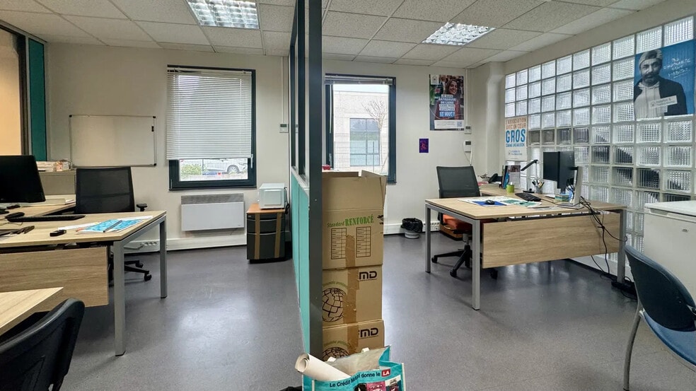 Office in Marcq-en-Baroeul for lease - Building Photo - Image 3 of 9