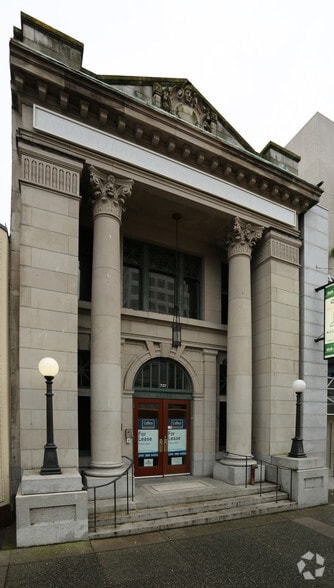 737 Fort St, Victoria, BC for sale - Building Photo - Image 1 of 2