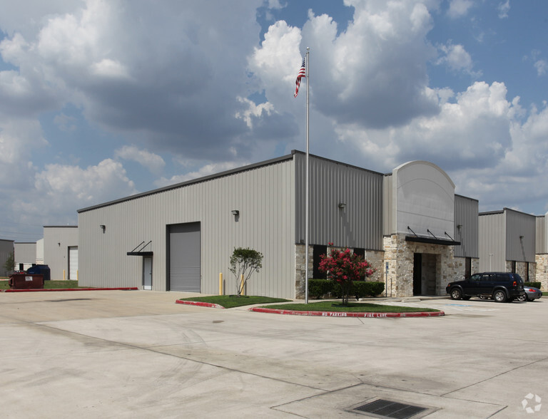 1225 Price Plaza Dr, Katy, TX for lease - Building Photo - Image 3 of 14