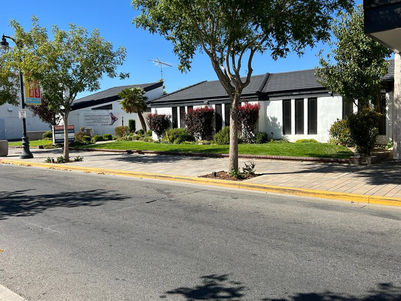 867 W Lancaster Blvd, Lancaster, CA for sale - Building Photo - Image 1 of 1