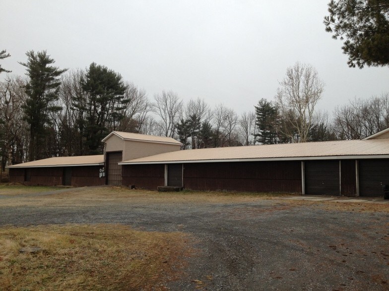 68 Johanna Farms Rd, Ringoes, NJ 08551