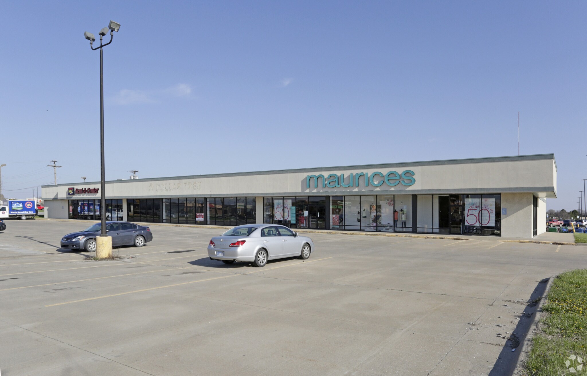 209-215 E 23rd St, Ottawa, KS for sale Primary Photo- Image 1 of 1