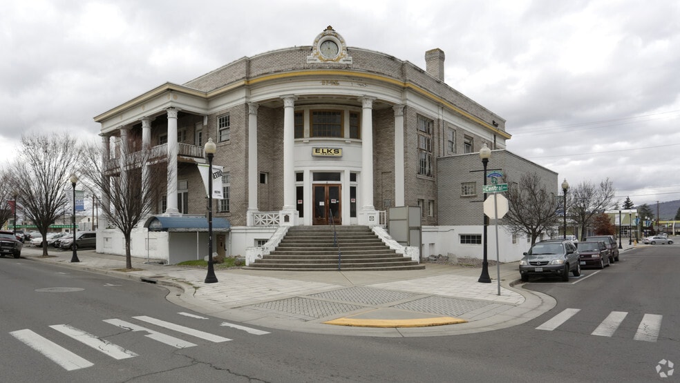 202 N Central Ave, Medford, OR for lease - Primary Photo - Image 1 of 3
